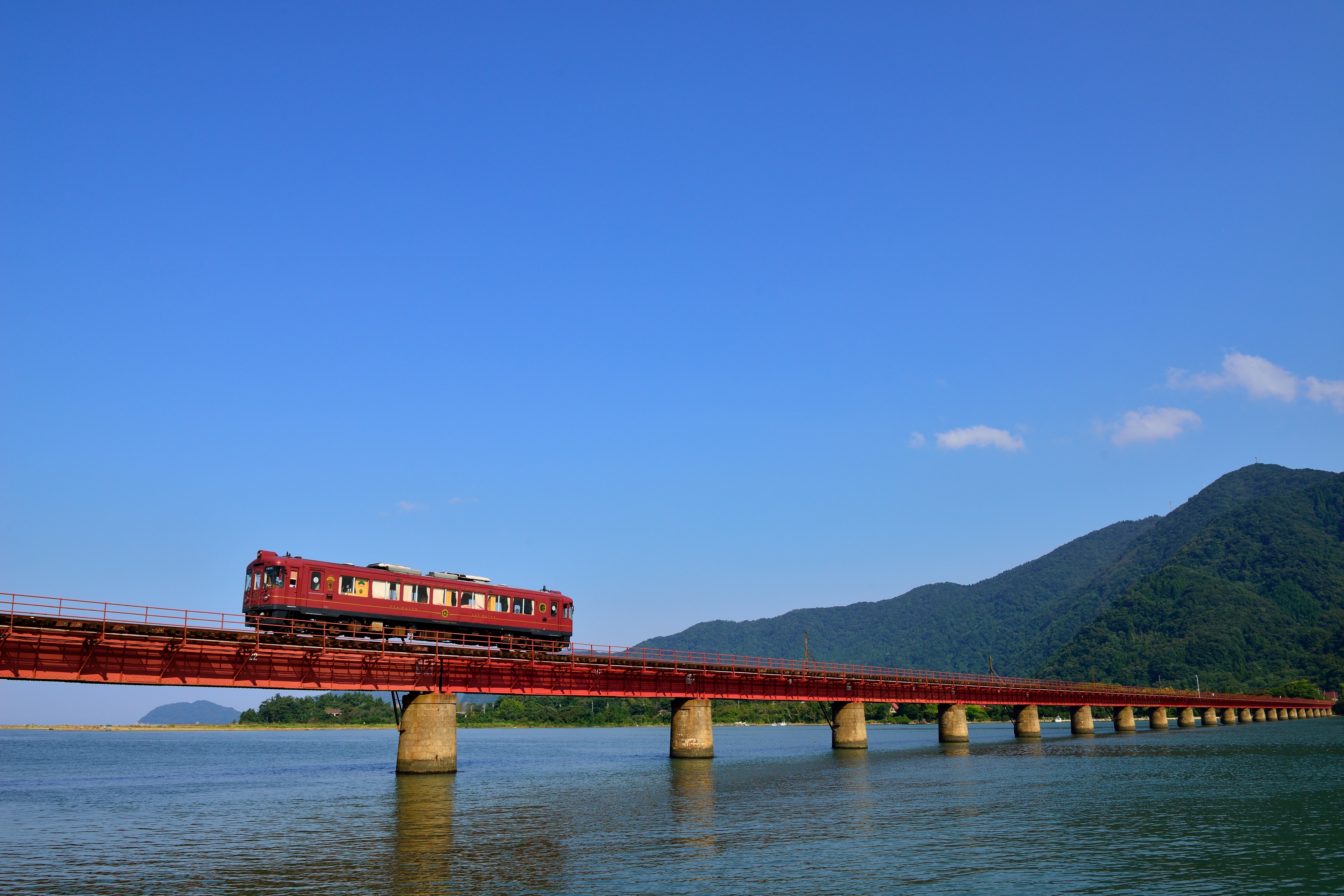 あかまつ（由良川橋梁）.jpg