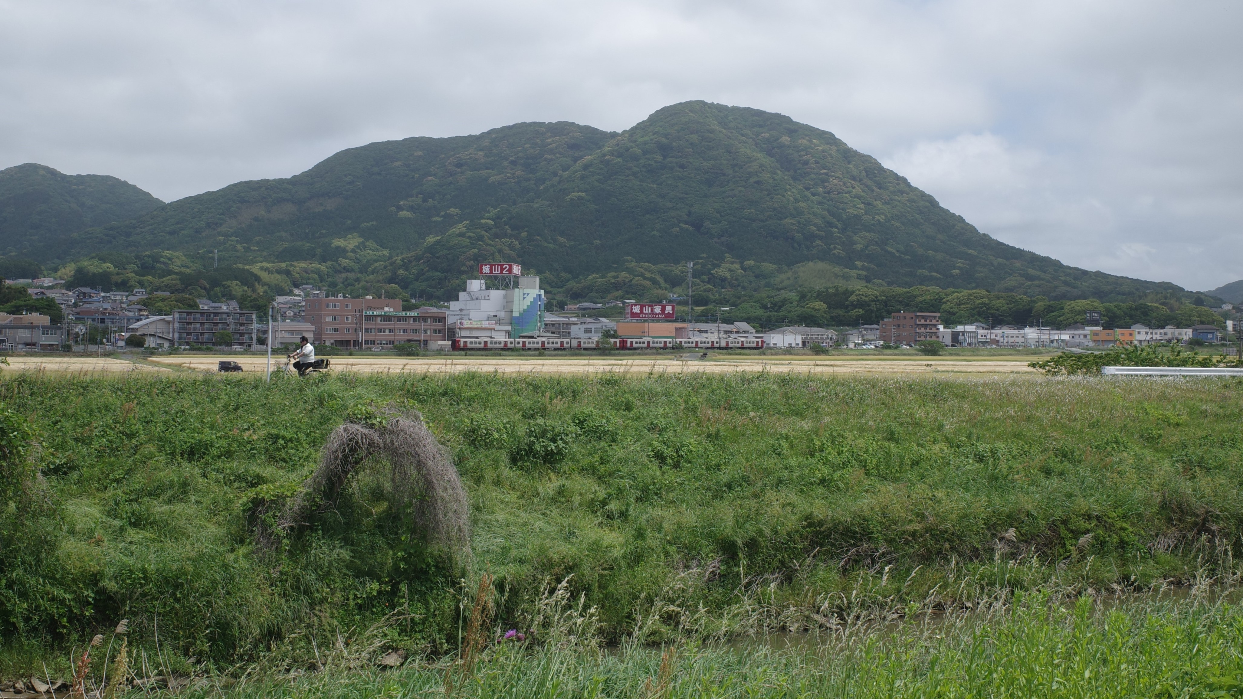 地図と歩く赤間―教育大前間②城山（三浦撮影）.JPG